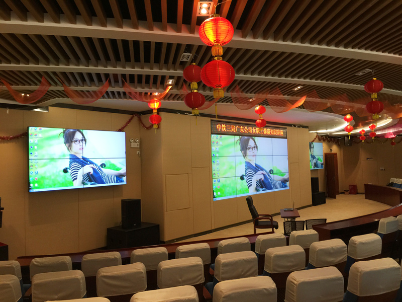 中鐵三局廣東公司55寸3x4+2x2拼接屏